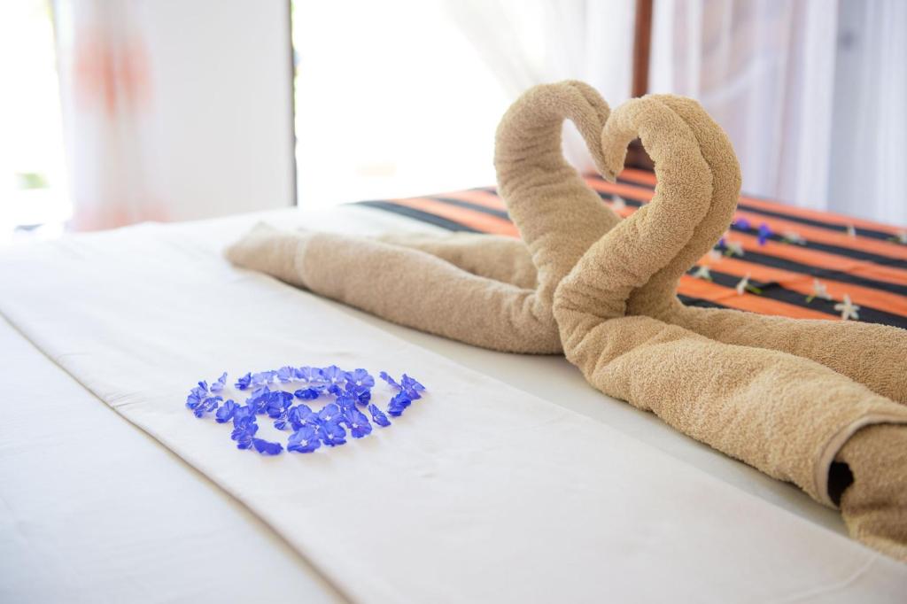 Honeymoon Towel Art