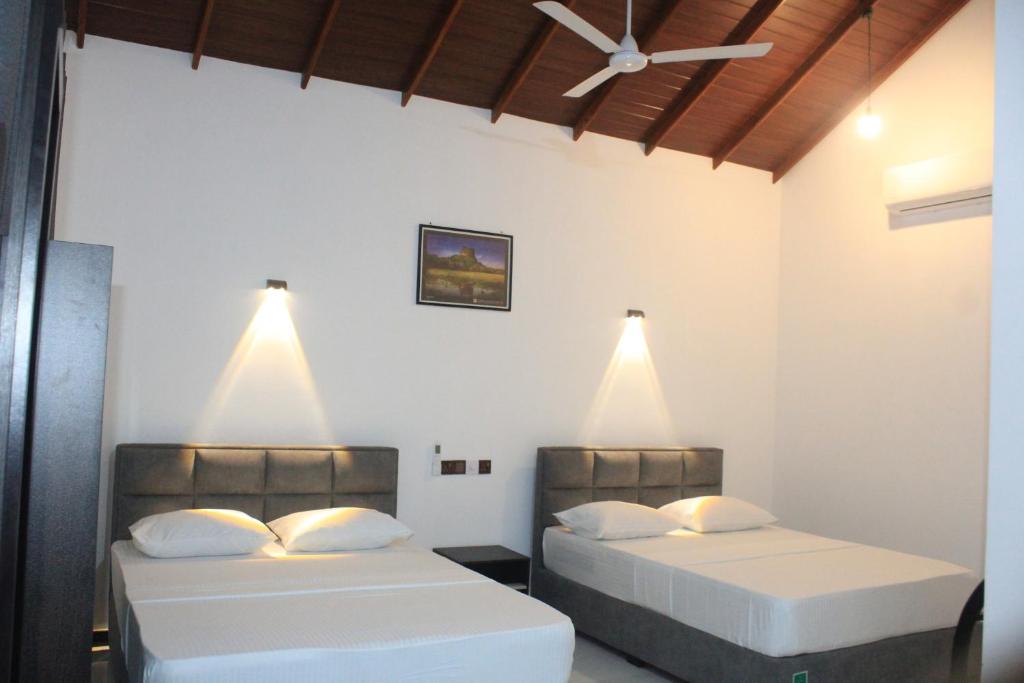Deluxe Double Room Bed Setup