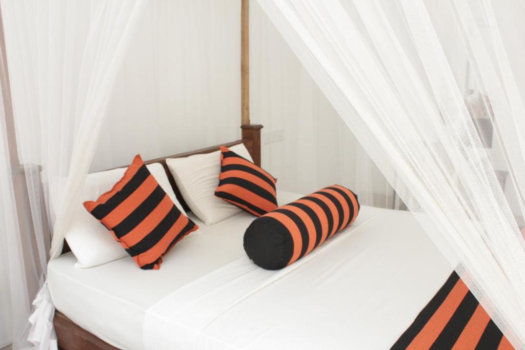 Canopy Bed Room